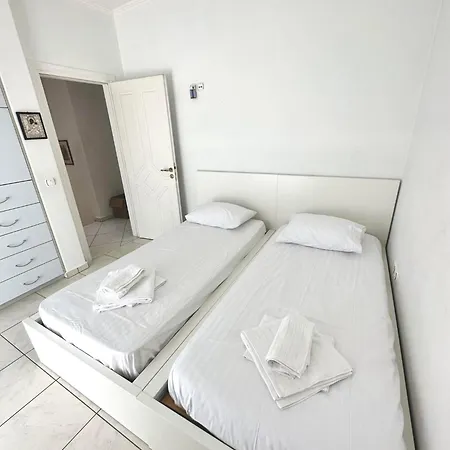 Apartamento Amazing House In Lefkes W/ Private Parking